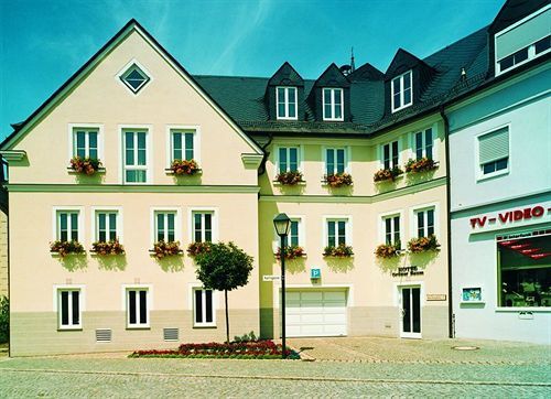Hotel Gruener Baum Naila Exteriör bild